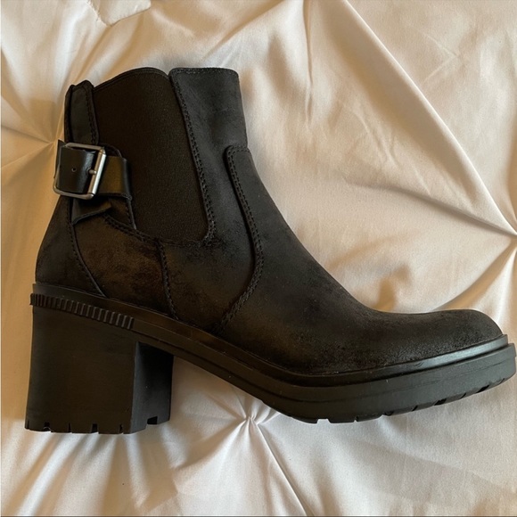 Black Chunky Boots - Picture 7 of 7